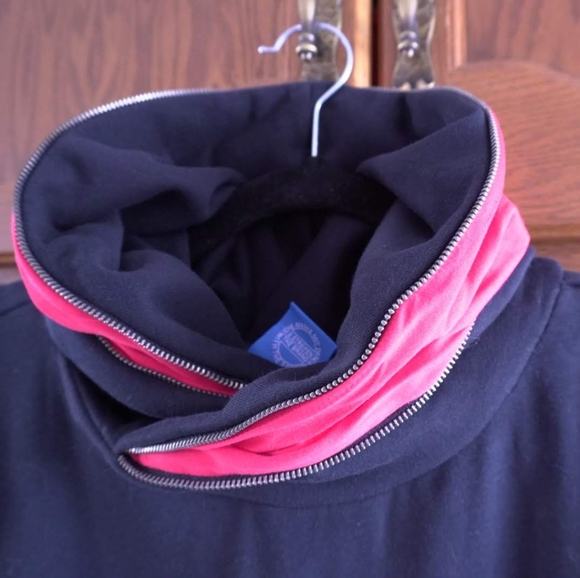 Adidas Berlin Hooded Dress - Picture 4 of 9